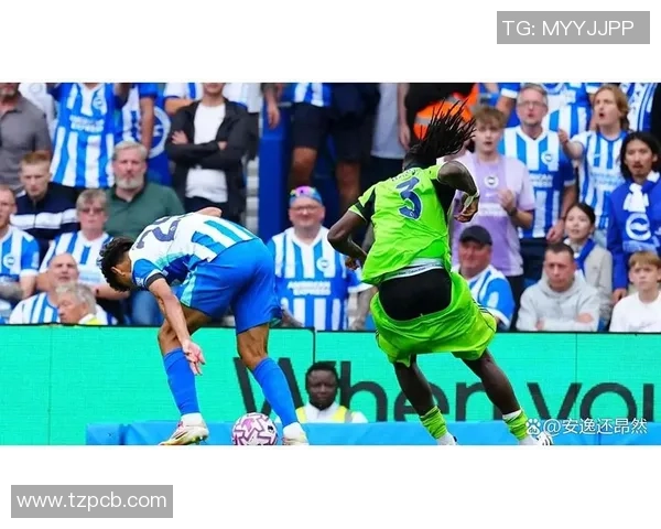 足球巨星赛场意外摔倒瞬间展现狼狈却依旧充满真实魅力